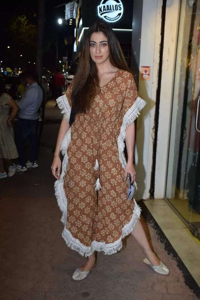 Actress raai lakshmi hot photos in loose dress photos viral