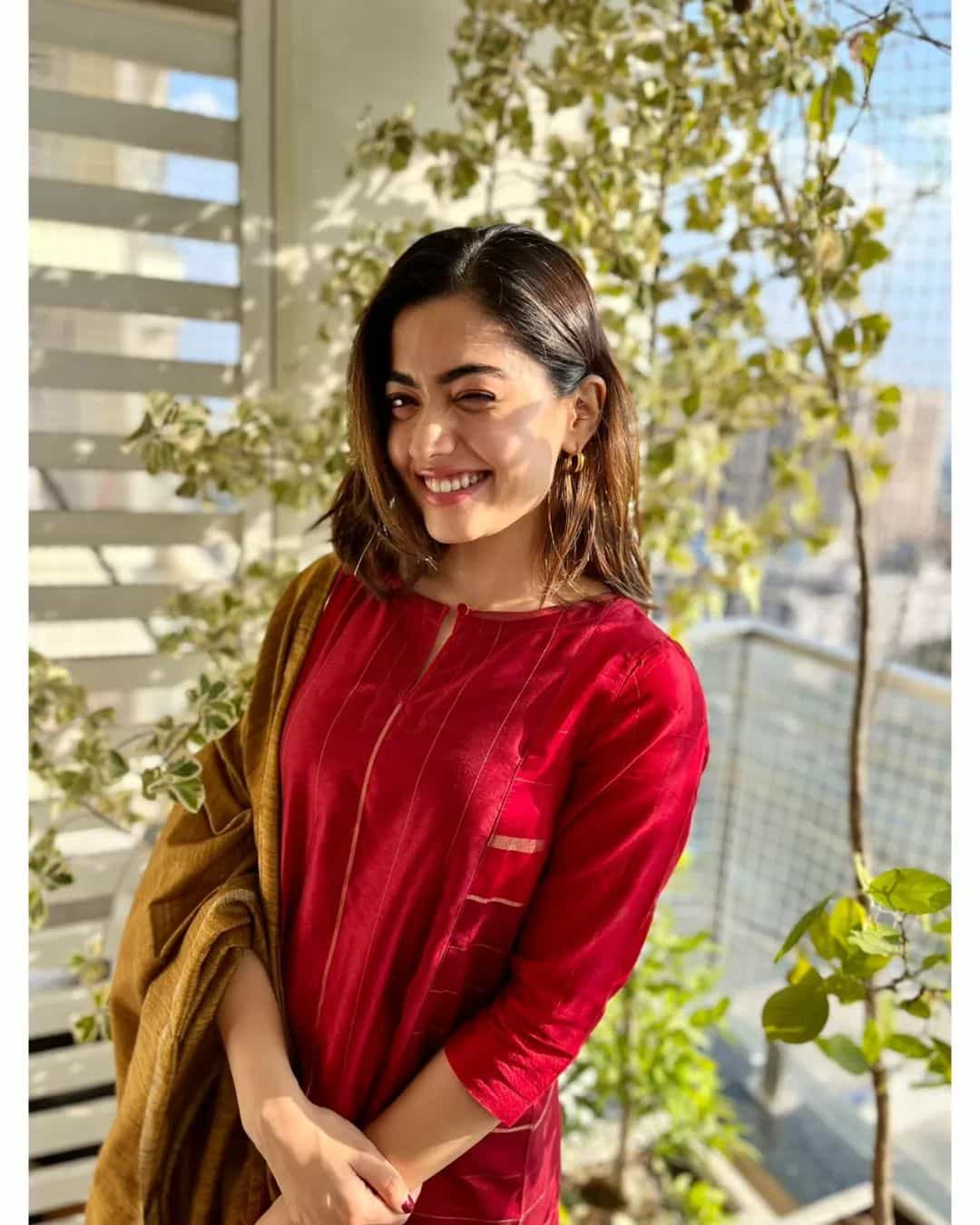 Actress rashmika mandanna hot photos in red colour chudithar