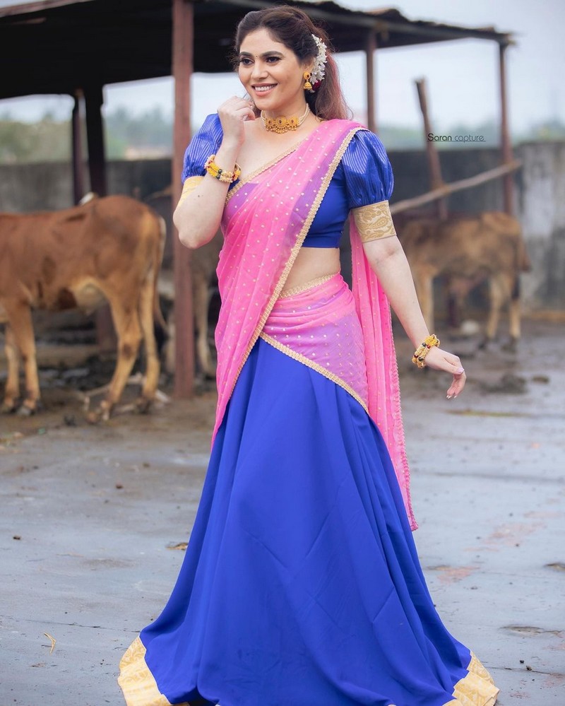 Actress sherin shringar hot photos in pink half saree on celebration