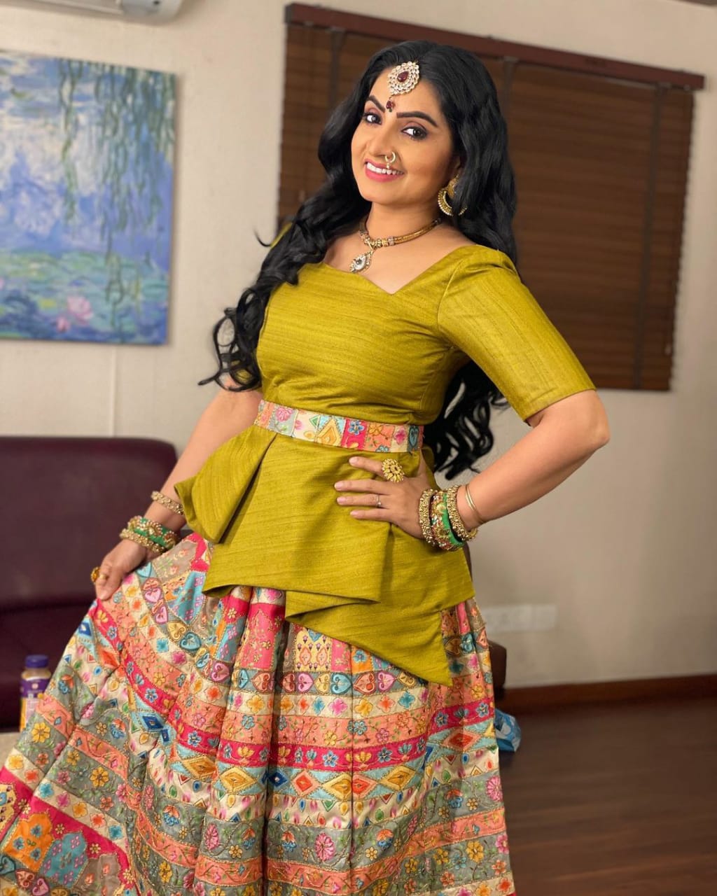 Pandian stores fame sujitha dhanush hot photos in modern dress