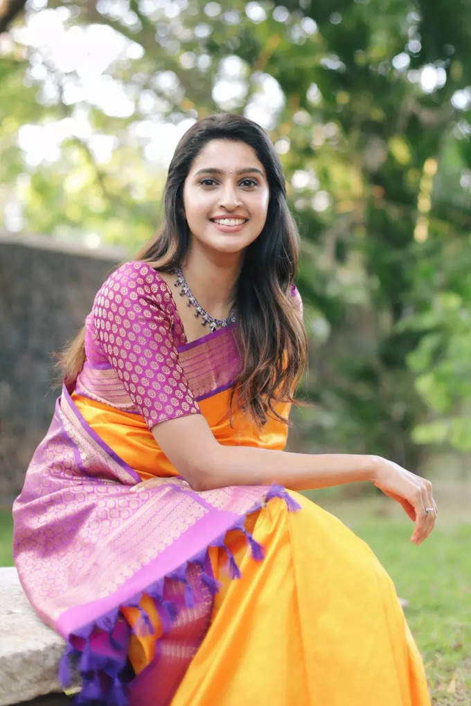 Actress tanya ravichandran hot and traditional photos in saree