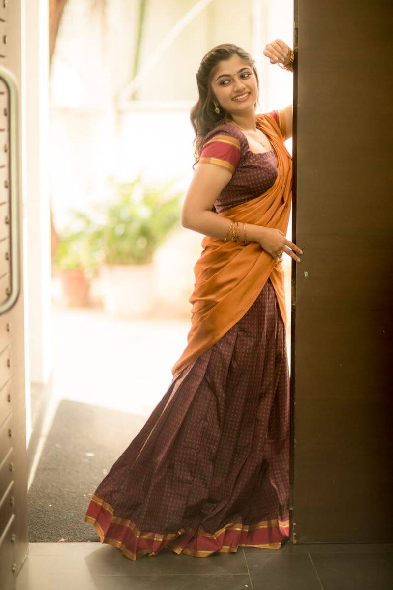 Rajarani 2 serial fame actress vj archana hot photos on social media