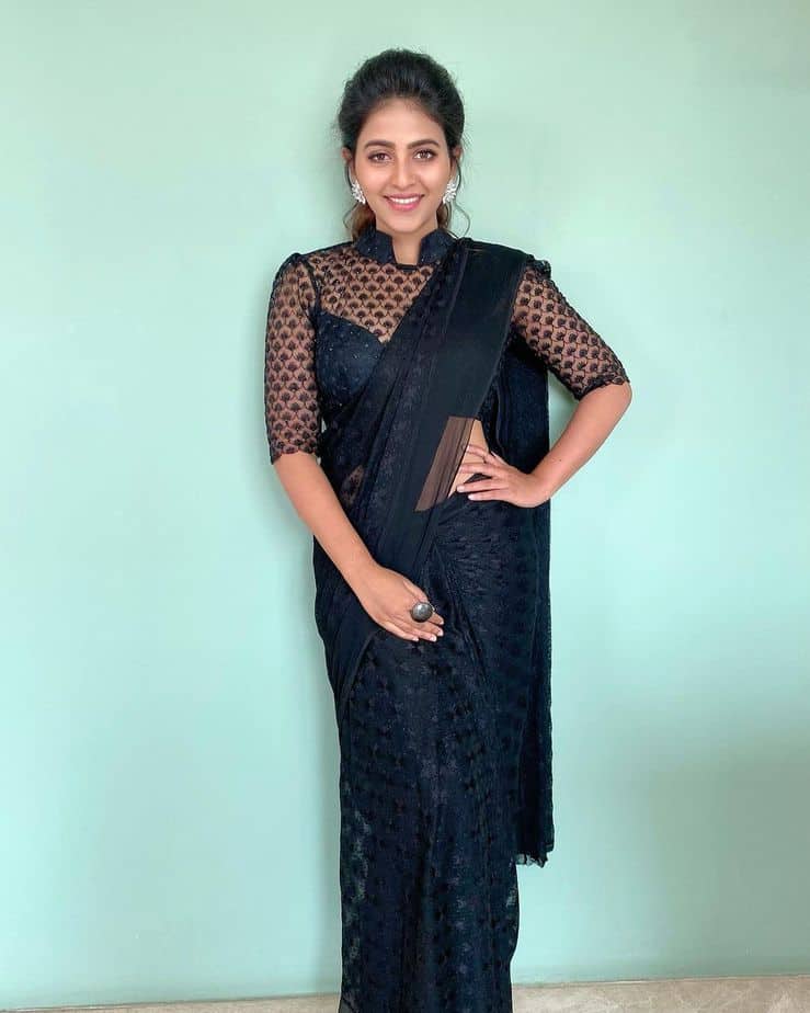 Actress anjali hot photos in black glamour netted saree