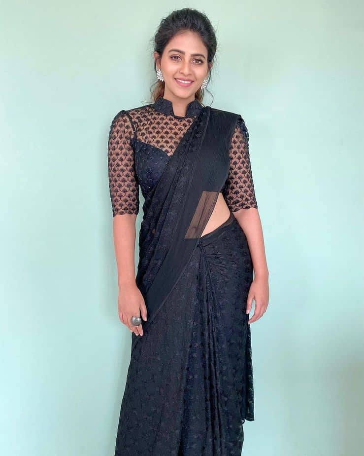 Actress anjali hot photos in black glamour netted saree