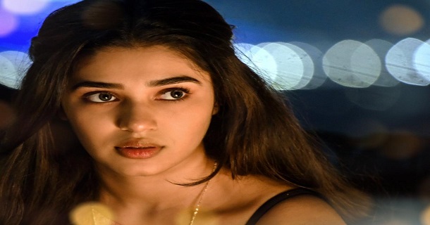 Actress krithi shetty hot photos in yellow dress