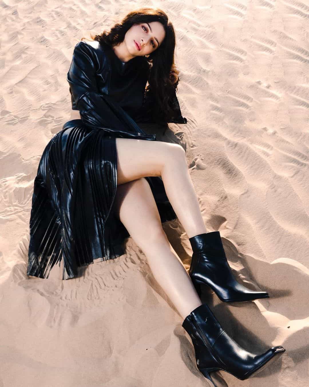 Actress vedhika hot photos on social media goes viral on internet