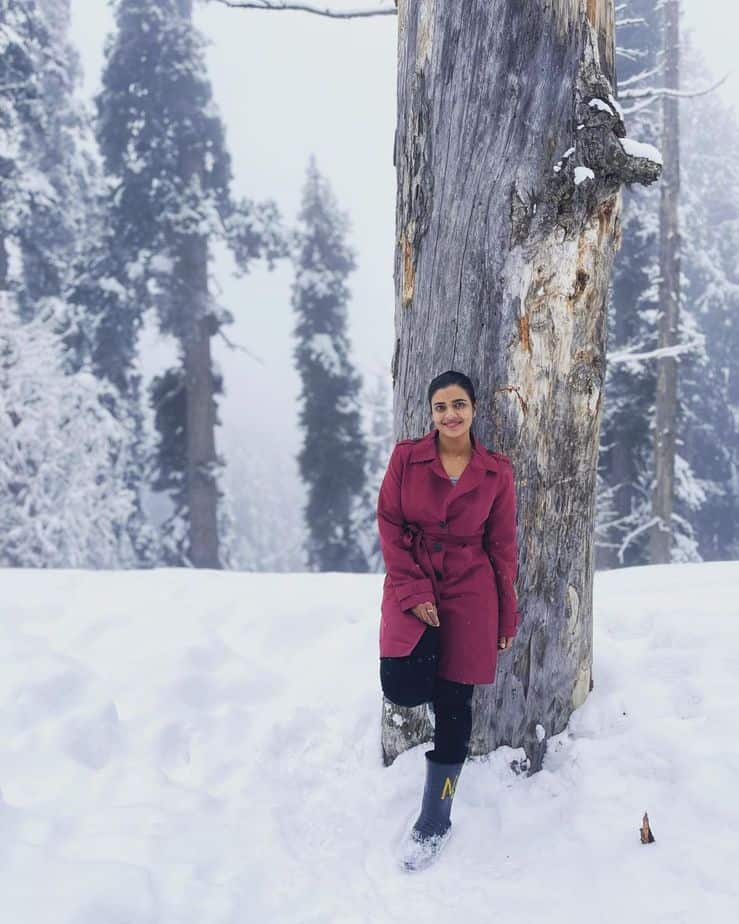 Actress aiswarya rajesh hot photos in zero degree snowfall area