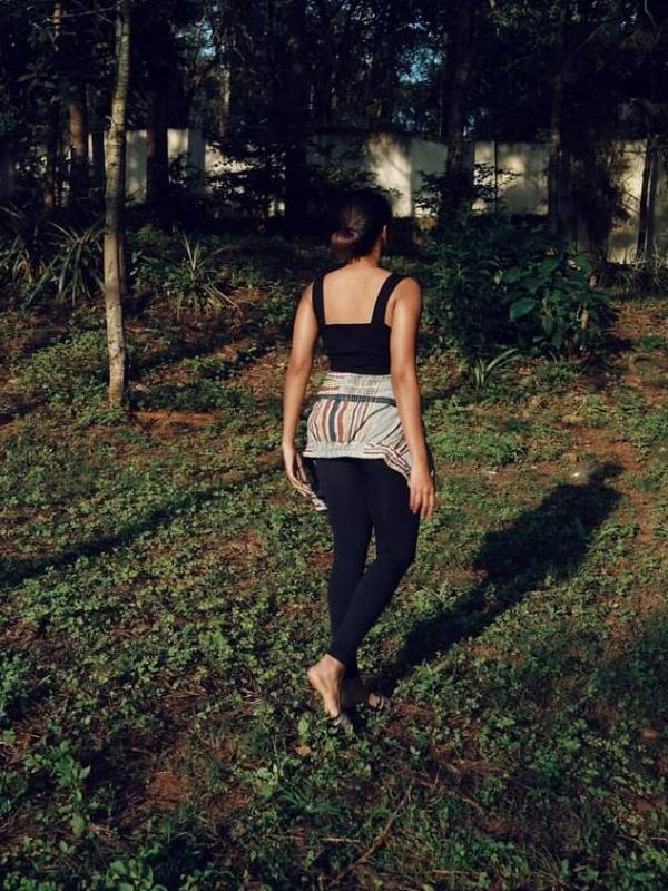 Actress dushara vijayan hot photos in ultra modern dress