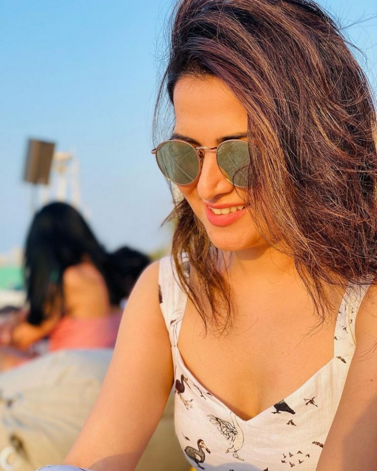 Vj divyadharshini dd hot photos foreign photoshoot goes viral