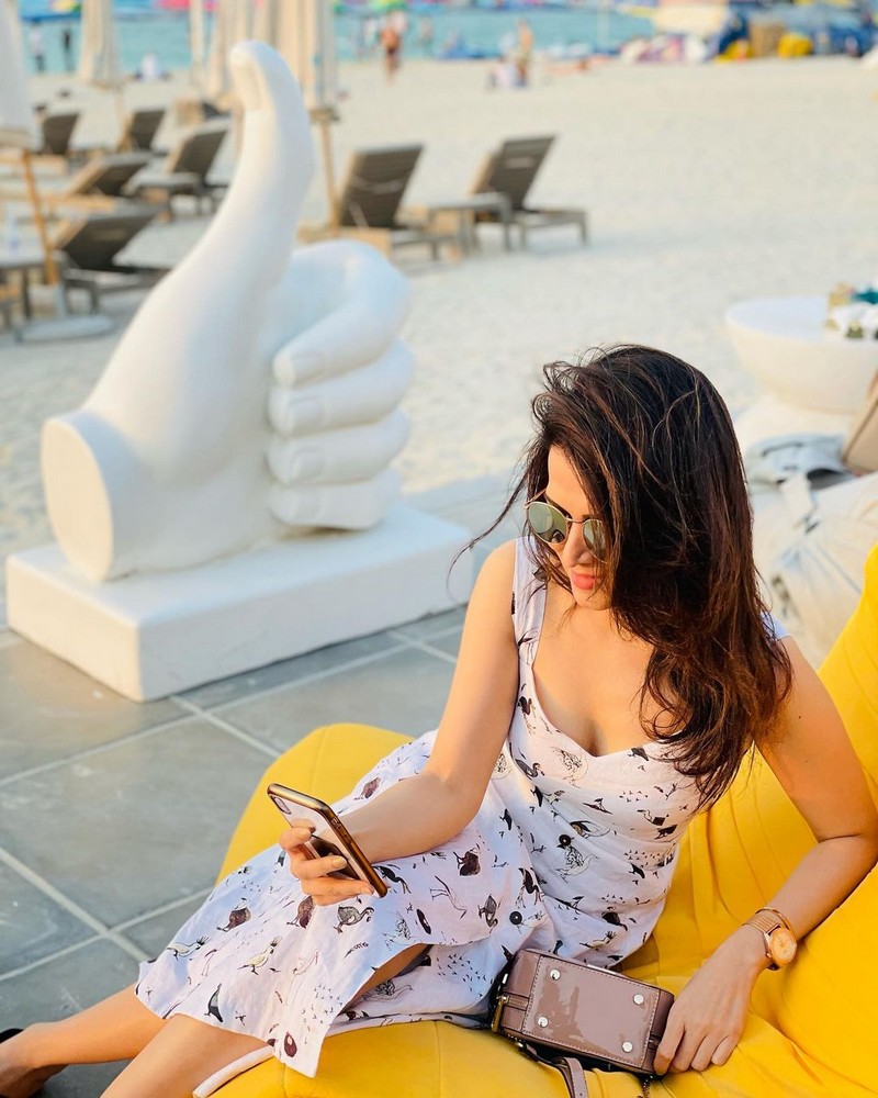 Vj divyadharshini dd hot photos foreign photoshoot goes viral