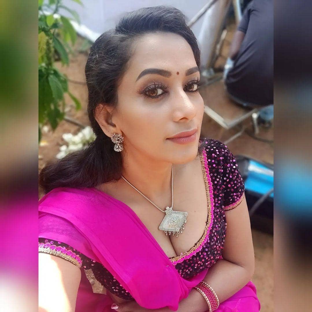 Actress sanjana singh hot photos in top angle pose shocks followers