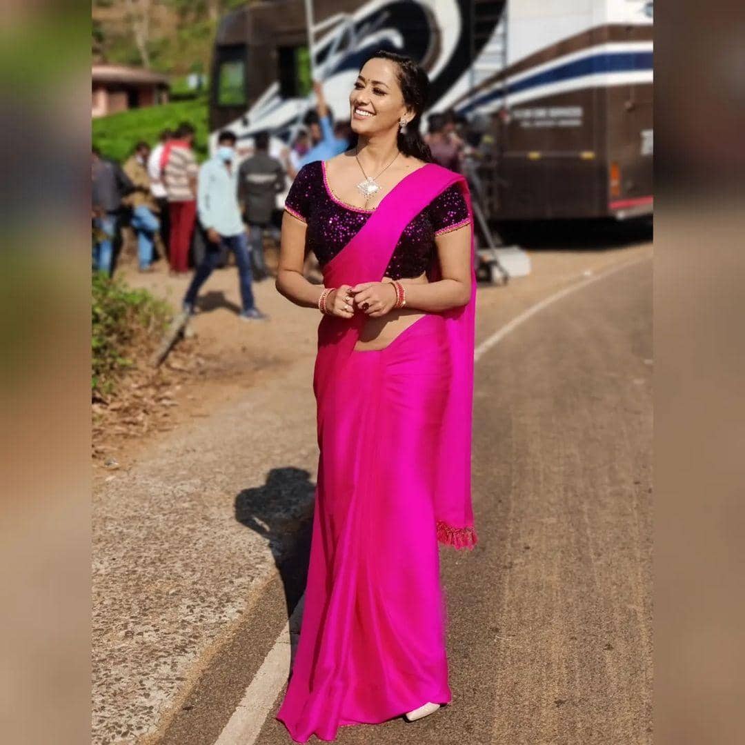 Actress sanjana singh hot photos in top angle pose shocks followers