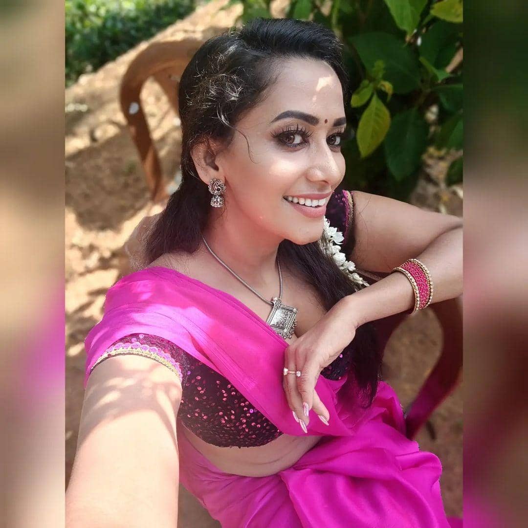 Actress sanjana singh hot photos in top angle pose shocks followers