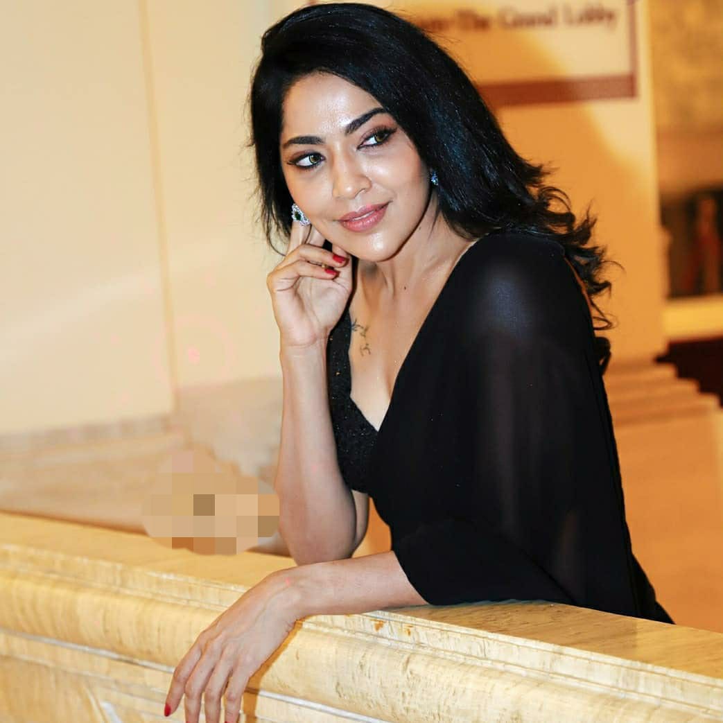 vj ramya says that samantha and vj ramya climbed 3500 steps in tirupati temple in 2 hours time video trolled by netizens