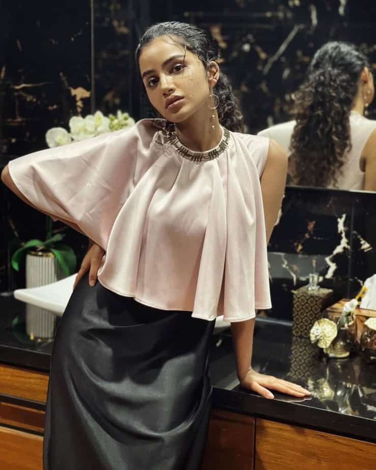 Actress anupama parameswaran hot photos in different modern dress