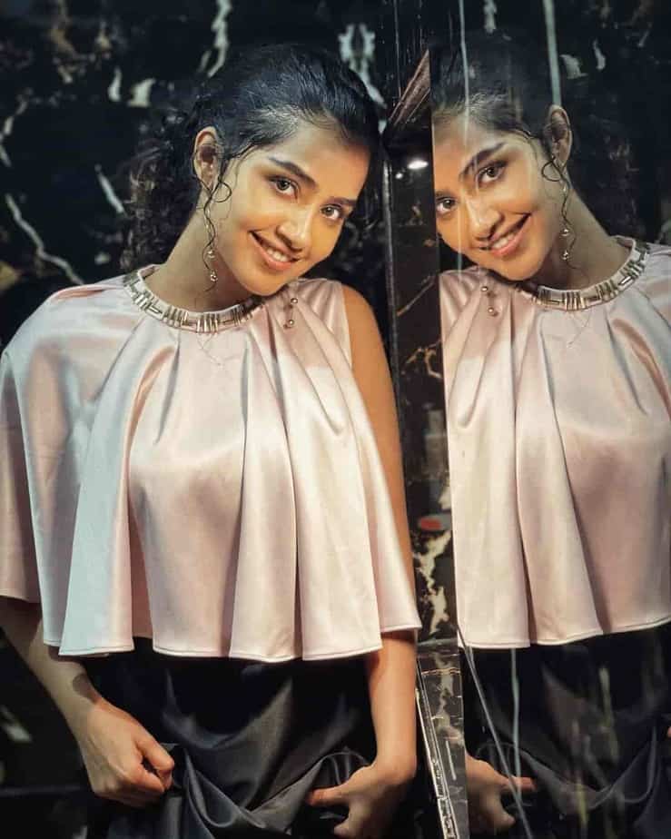 Actress anupama parameswaran hot photos in different modern dress