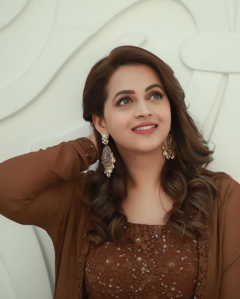 Actress bhavana hot photos in brown colour dress