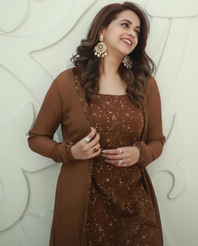 Actress bhavana hot photos in brown colour dress