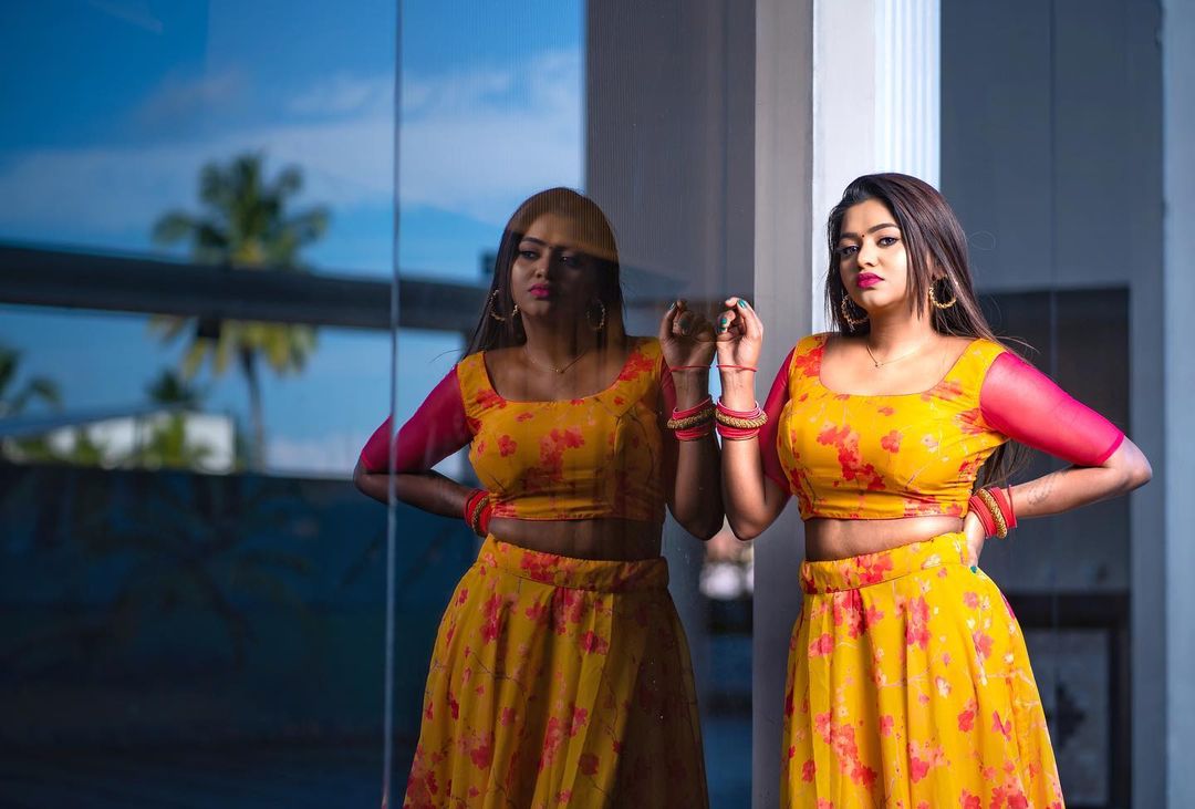 Actress shalu shammu hot photos in yellow coloured lehenga dress viral