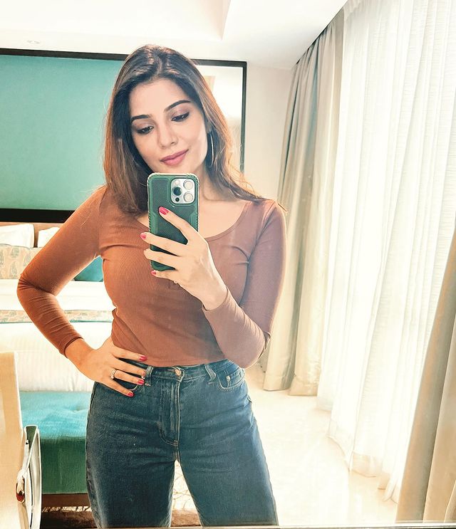 Actress aathmika hot photos in bedroom posted on instagram