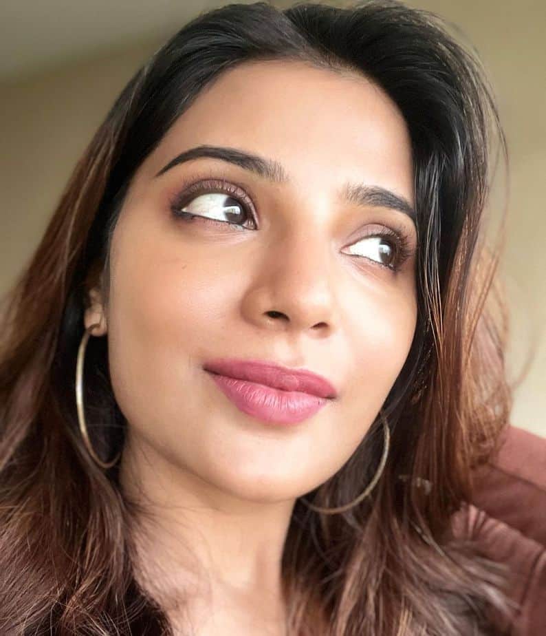 Actress aathmika hot photos in bedroom posted on instagram