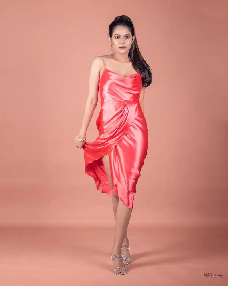 Actress aiswarya dutta hot stills in pink velvet dress