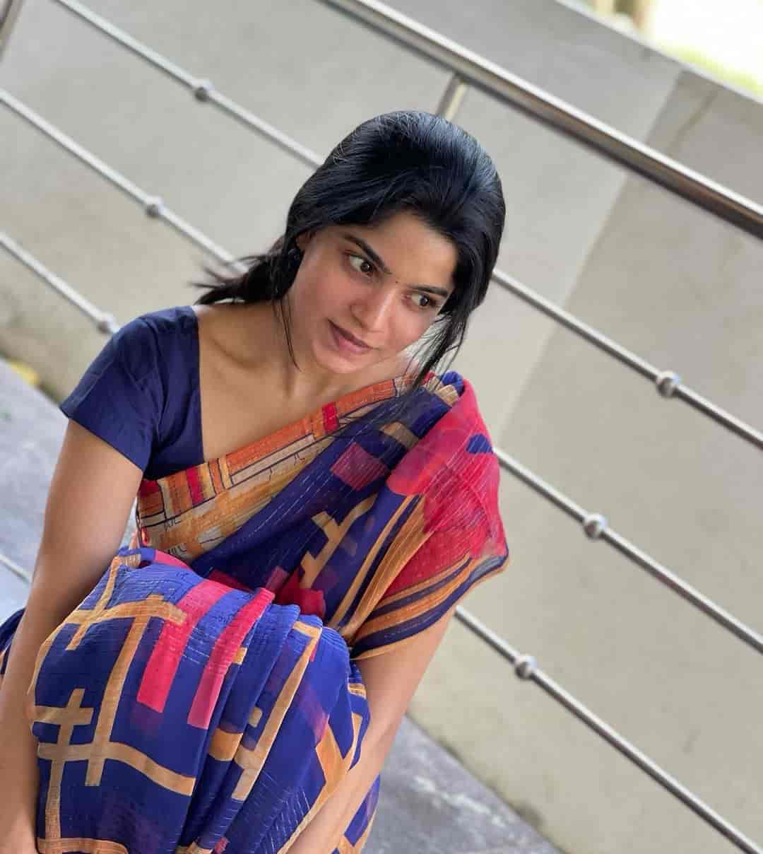 Actress divyabharathi hot photos in homely look without makeup
