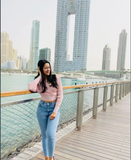 Actress mirnalini ravi hot photos in tight jeans and tops