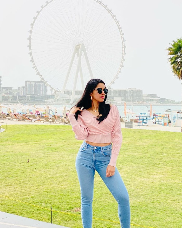 Actress mirnalini ravi hot photos in tight jeans and tops