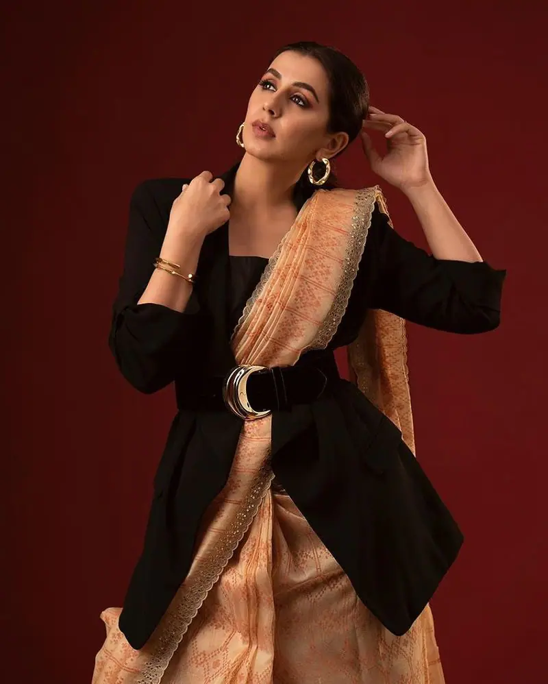 Actress nikki galrani hot photos overcoat on saree viral