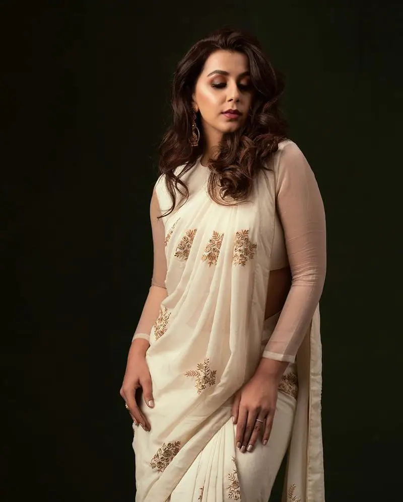 Actress nikki galrani hot photos overcoat on saree viral