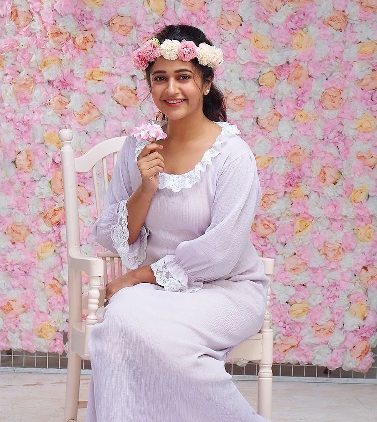 Actress poonam bajwa hot photos in white dress with colours