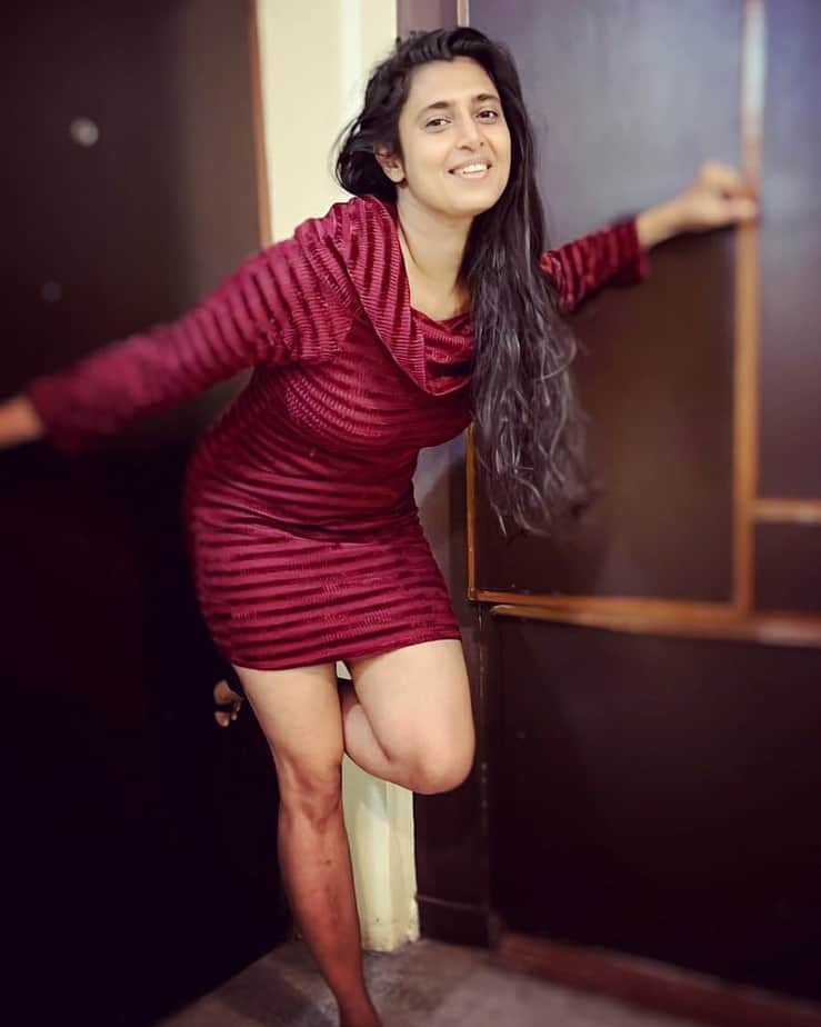 Actress kasthuri hot photos in short dress goes viral