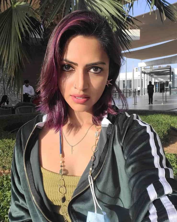 Amala paul hair coloring selfie photos creates viral on internet