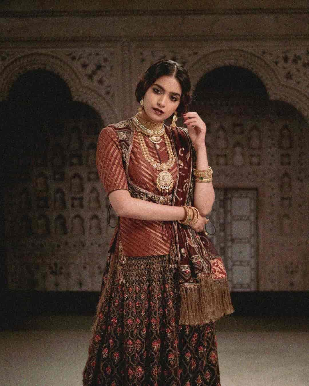 Actress keerthy suresh photoshoot in rare antique type dress