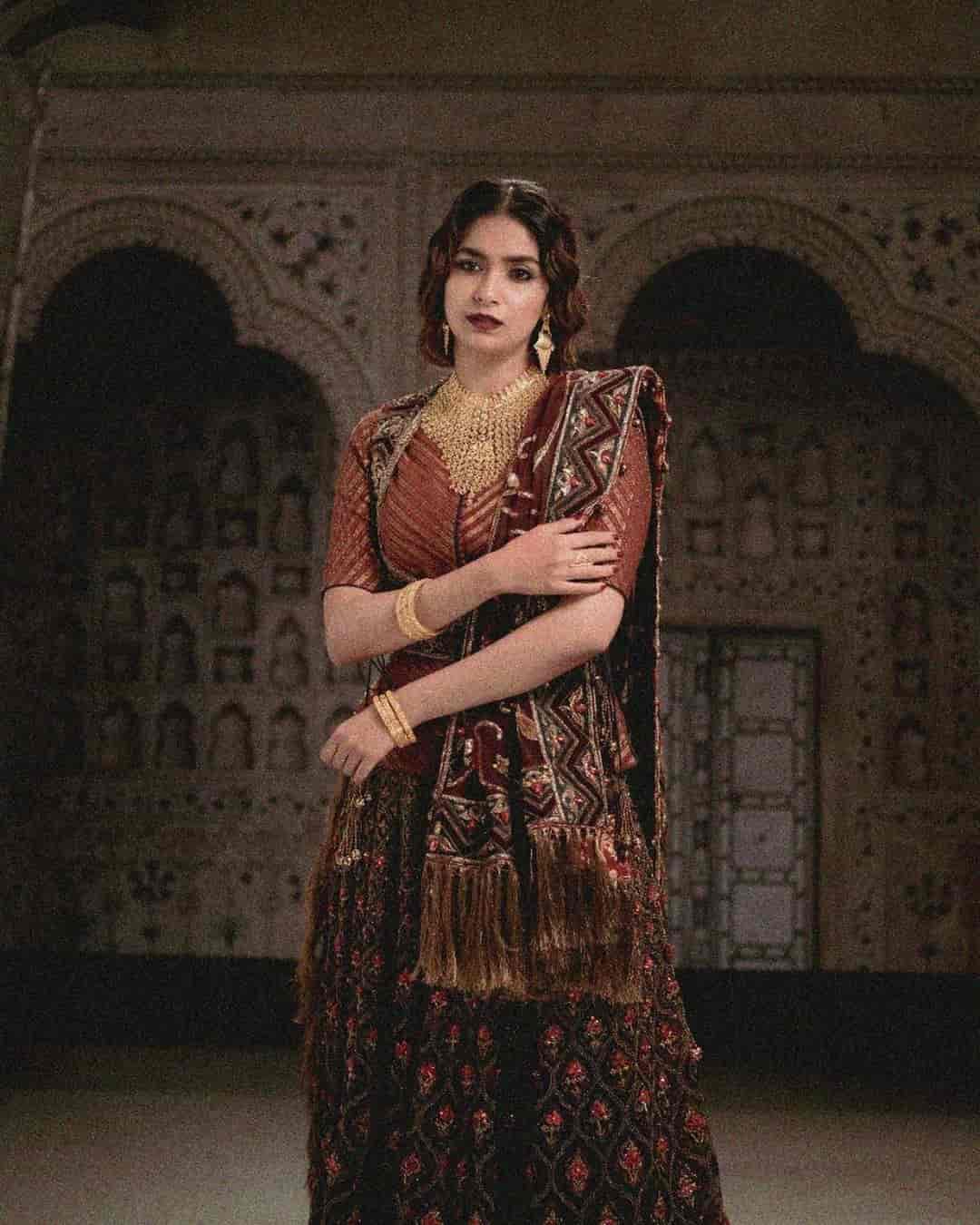 Actress keerthy suresh photoshoot in rare antique type dress