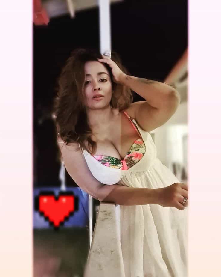 Actress kiran rathod hot glamour photos in skinny modern dress