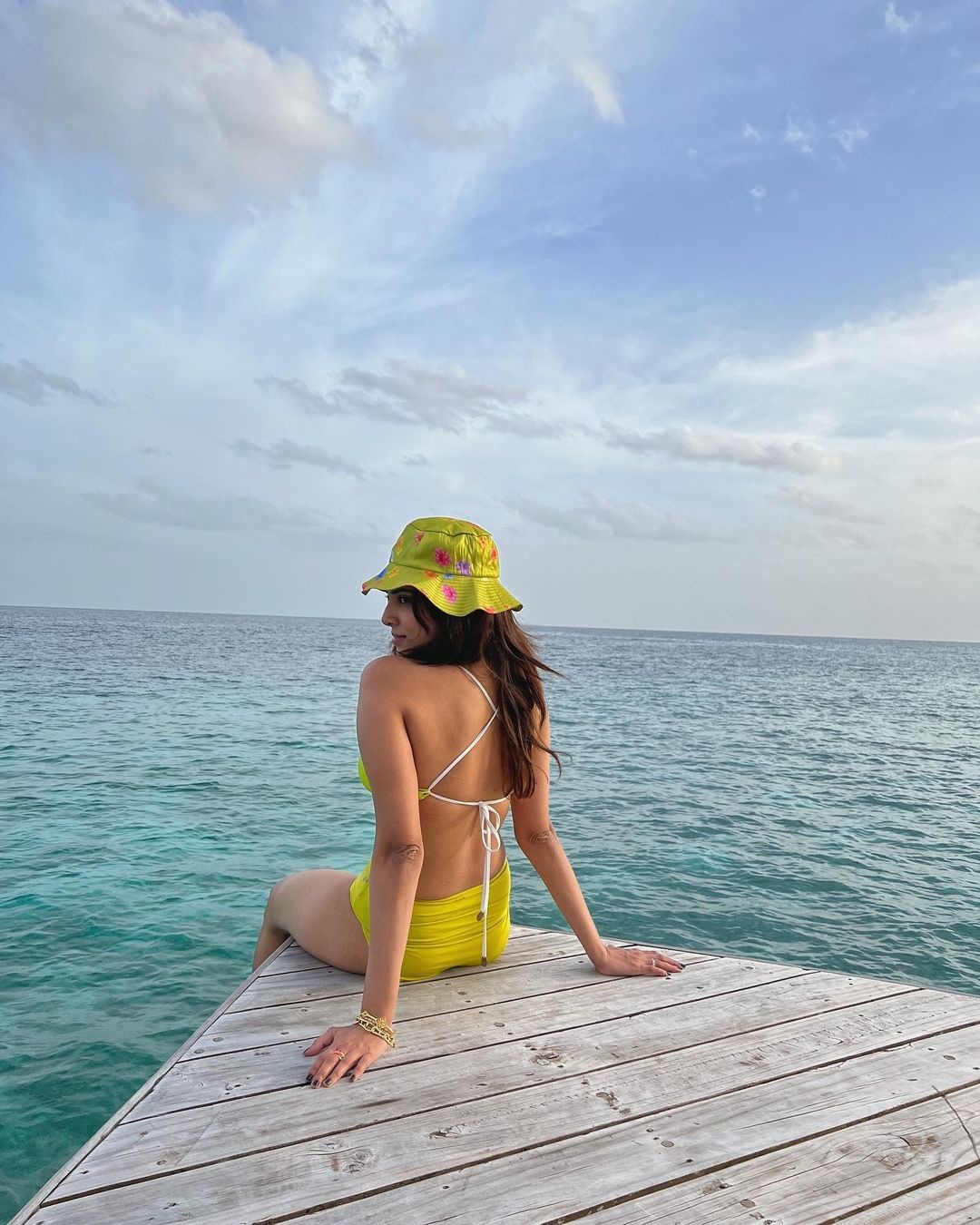 Actress malavika mohanan hot photos in bikini goes viral