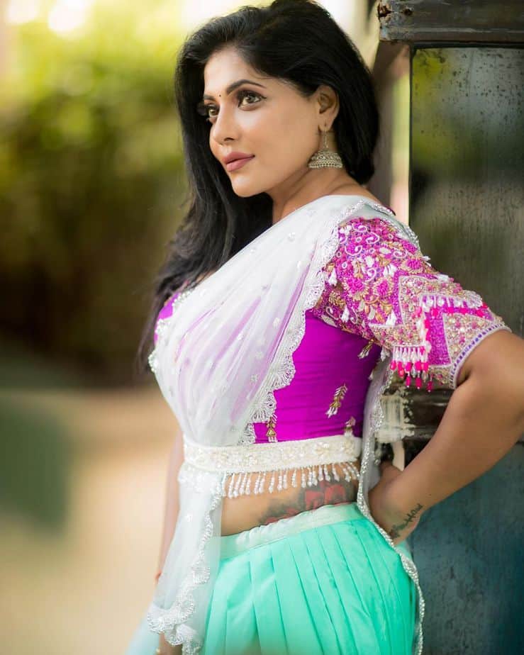 Reshma pasupuleti hot photos showing her tattoo in hip