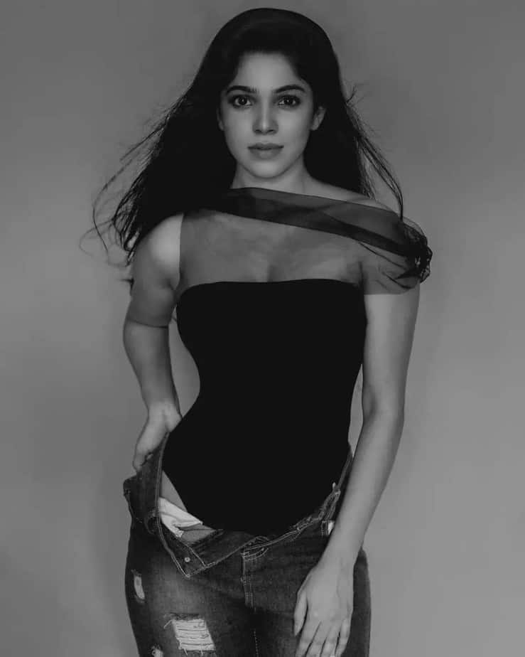 Divyabharathi hot photos in short bikini dress goes viral