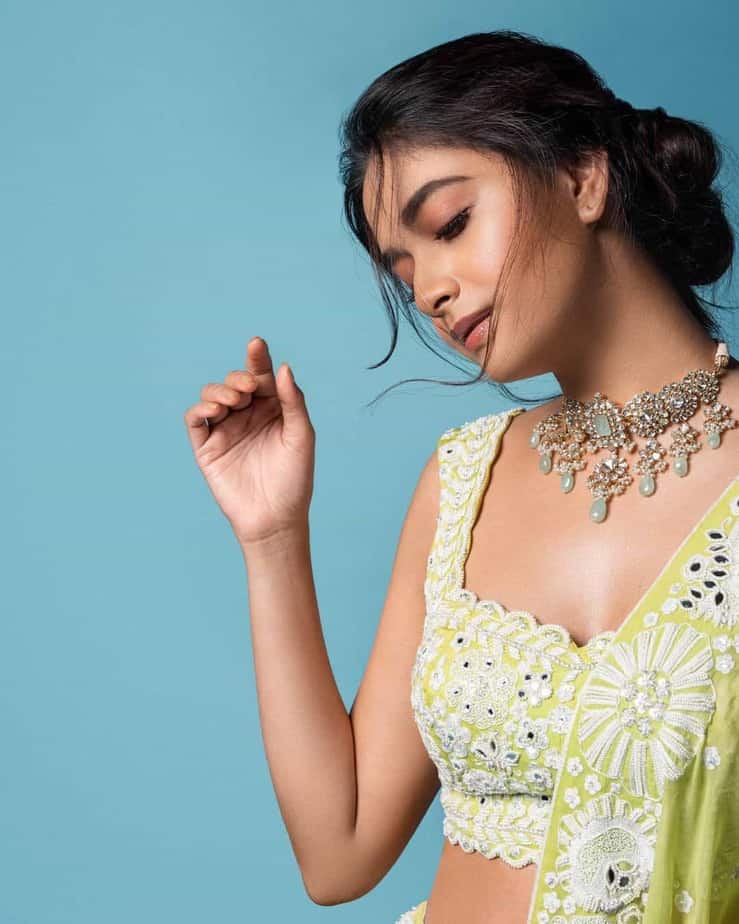 Keerthy suresh hot photos in mild green leaf color lehenga