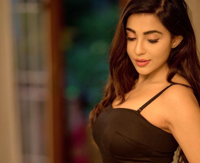 Parvati nair in red hot dress pics goes viral