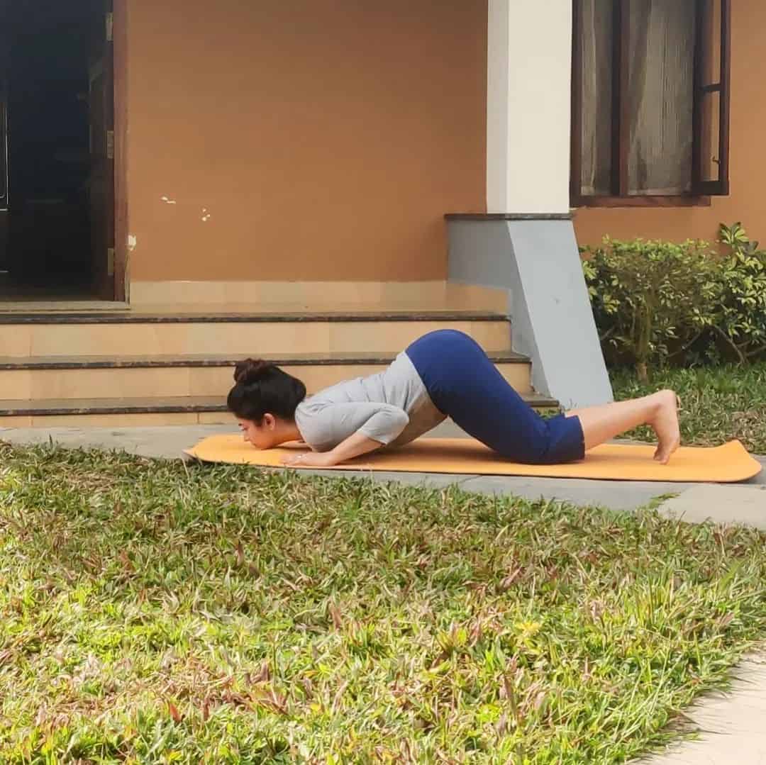 Poonam bajwa doing yoga poses trending on internet