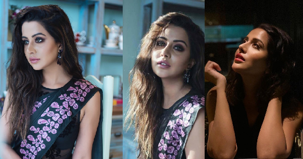 Actress raiza wilson hot selfie photos on bed in glamour dress