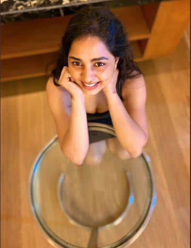 Srushti dange top angle hot stills goes viral