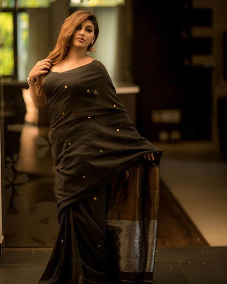 Yashika anandh black color saree hot photos goes viral on social media