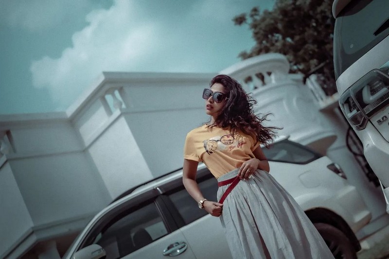 Amala paul hot photos styling in modern dress