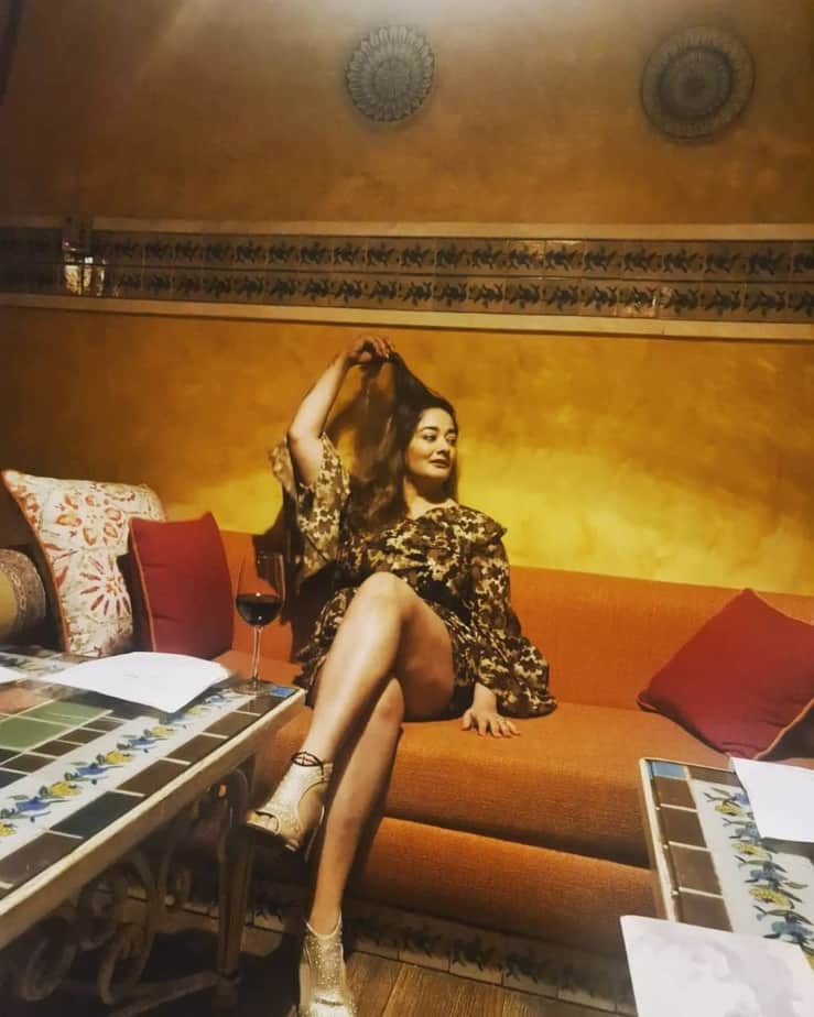 Kiran rathod glamour photos in short dress showing thighs