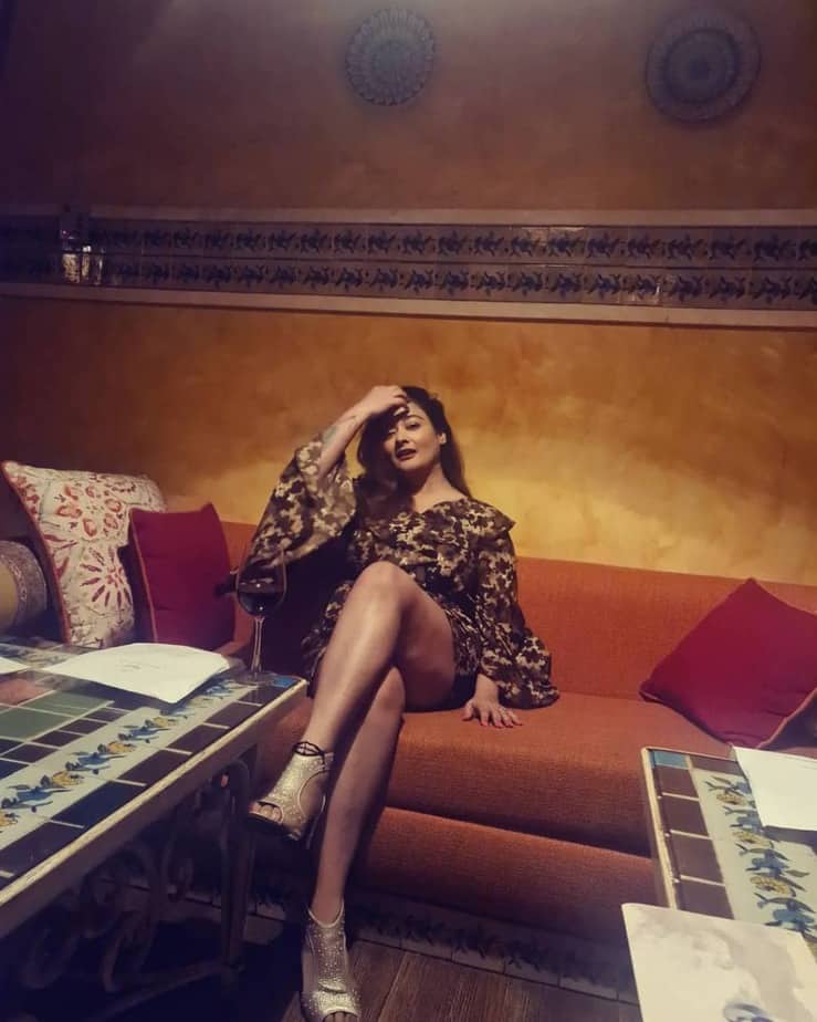 Kiran rathod glamour photos in short dress showing thighs