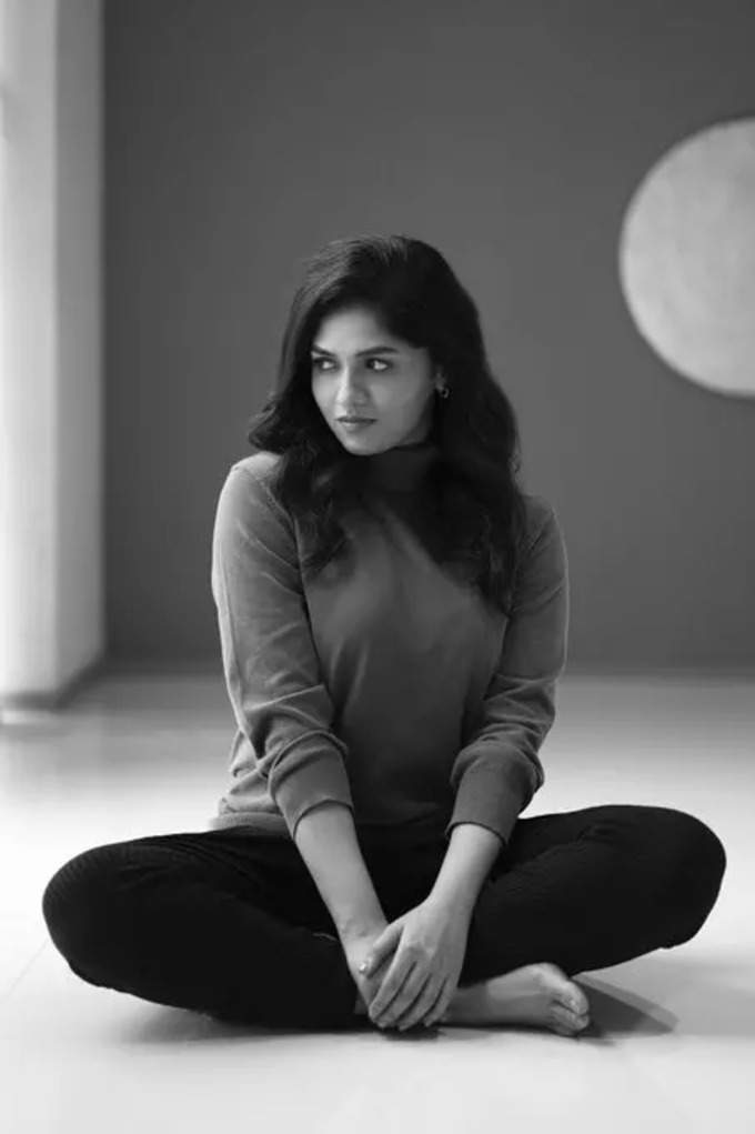 Sunaina latest hot photos getting viral on internet